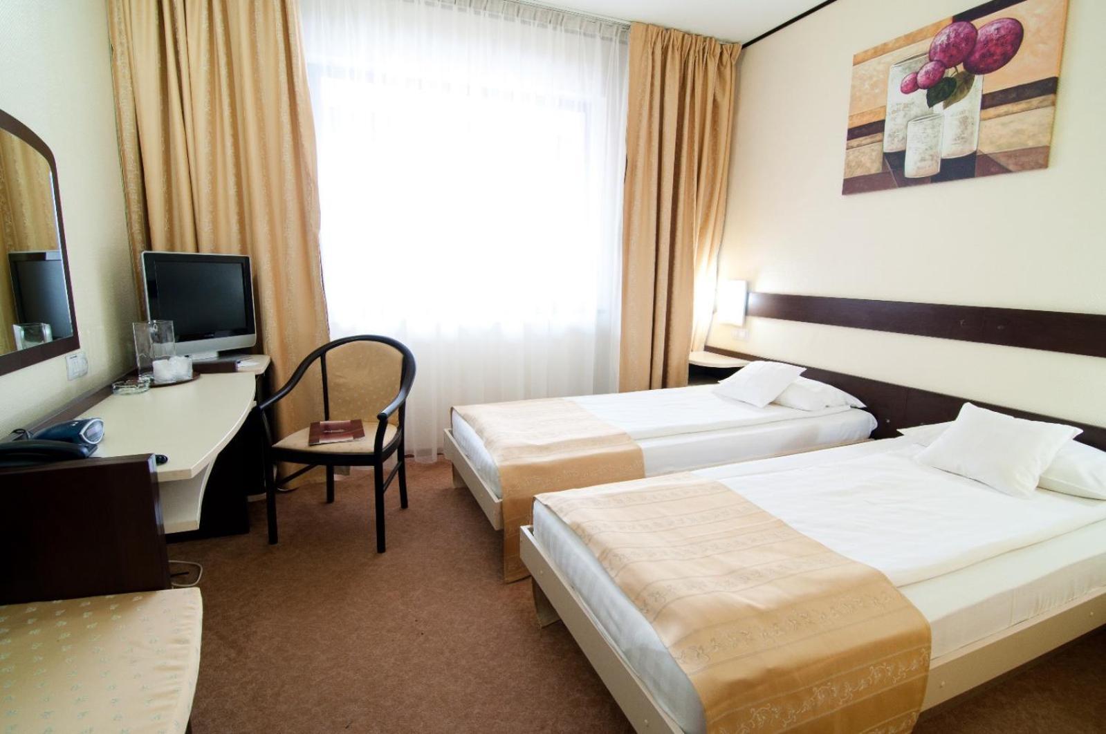 בוטוסאני Hotel Rapsodia City Center מראה חיצוני תמונה