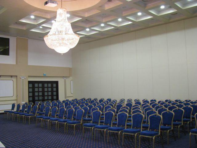 בוטוסאני Hotel Rapsodia City Center מראה חיצוני תמונה